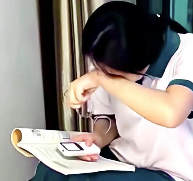 孩子”初中女生发帖哭诉让人看清现实OG真人游戏“心疼20块何必要生