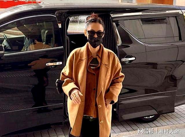 溃痛哭：不公平所有东西都是假的OG真人游戏张柏芝二次出庭崩(图3)